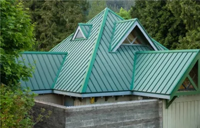 O que faz com que as folhas de telhado de costura param as instalações indust...